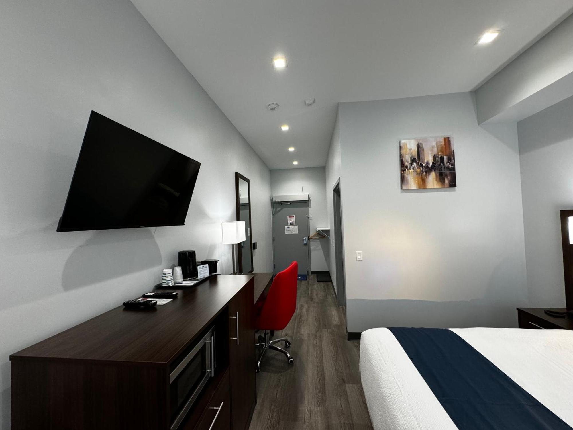 Travelodge By Wyndham Cochrane Экстерьер фото